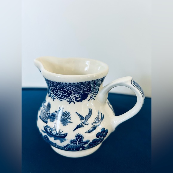Vintage Churchill Willow Georgian Ceramic Creamer - Picture 2 of 6